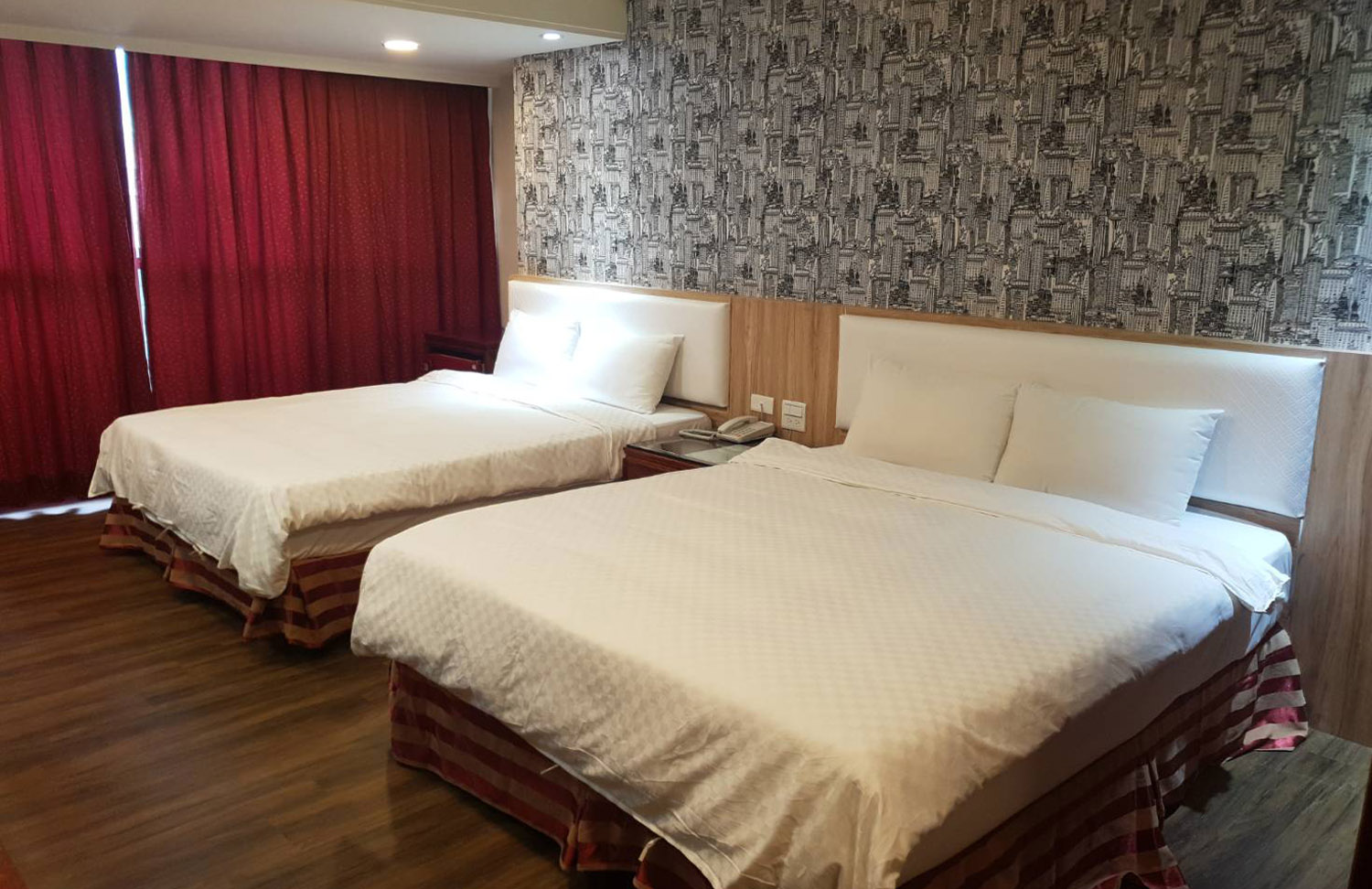 豪華家庭四人房(2中床)